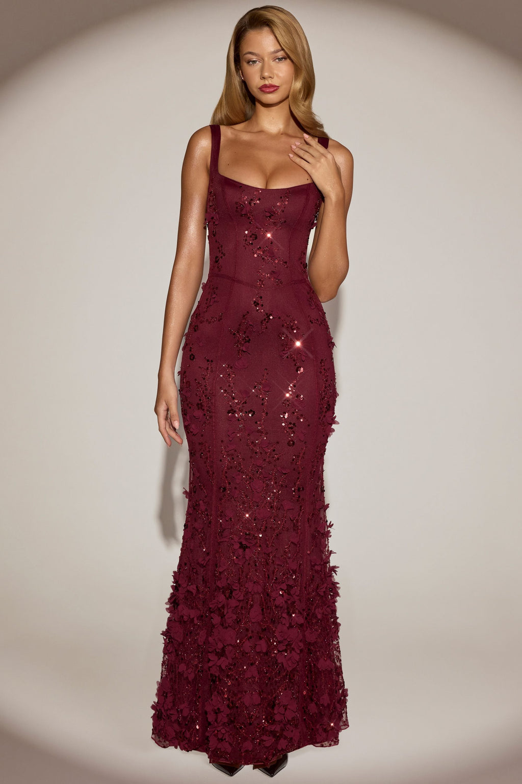 Chic Embellished Appliqué Soft-Scoop Corset Gown in Wine Red