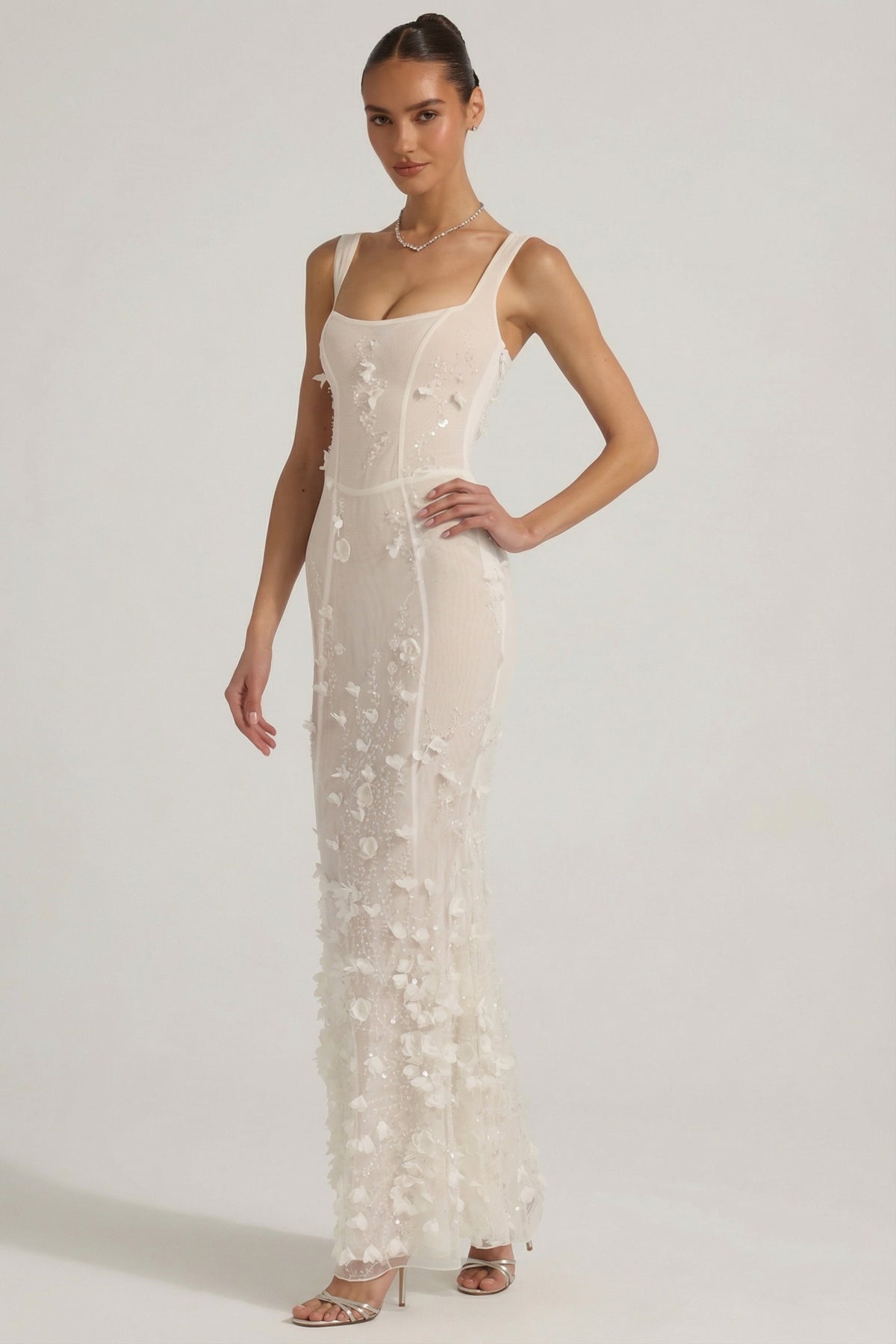 Chic Embellished Appliqué Soft-Scoop Corset Gown in Snow