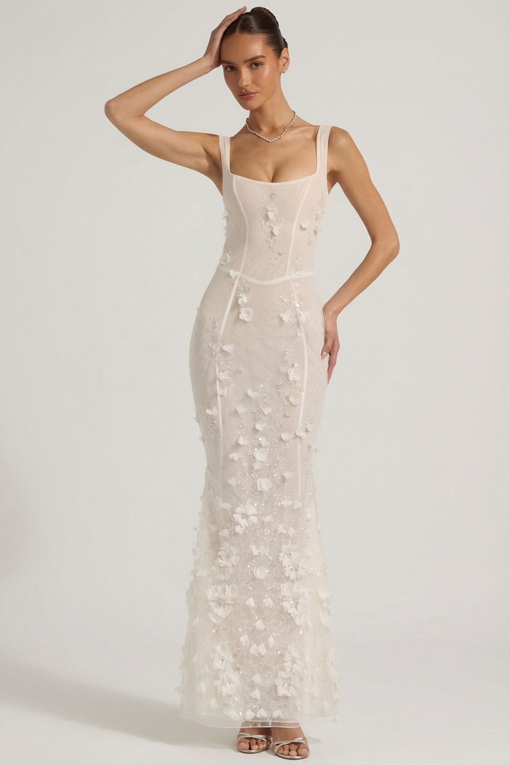Chic Embellished Appliqué Soft-Scoop Corset Gown in Snow