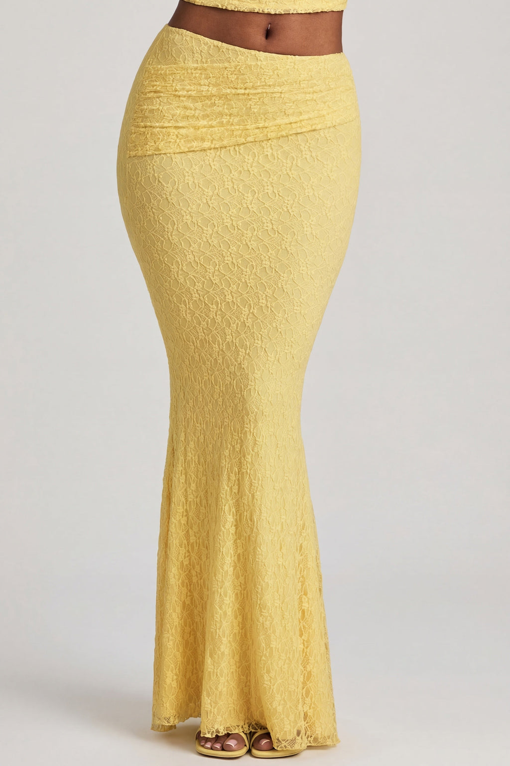 Chic Draped Low-Rise Lace Maxi Skirt in Pastel Yellow