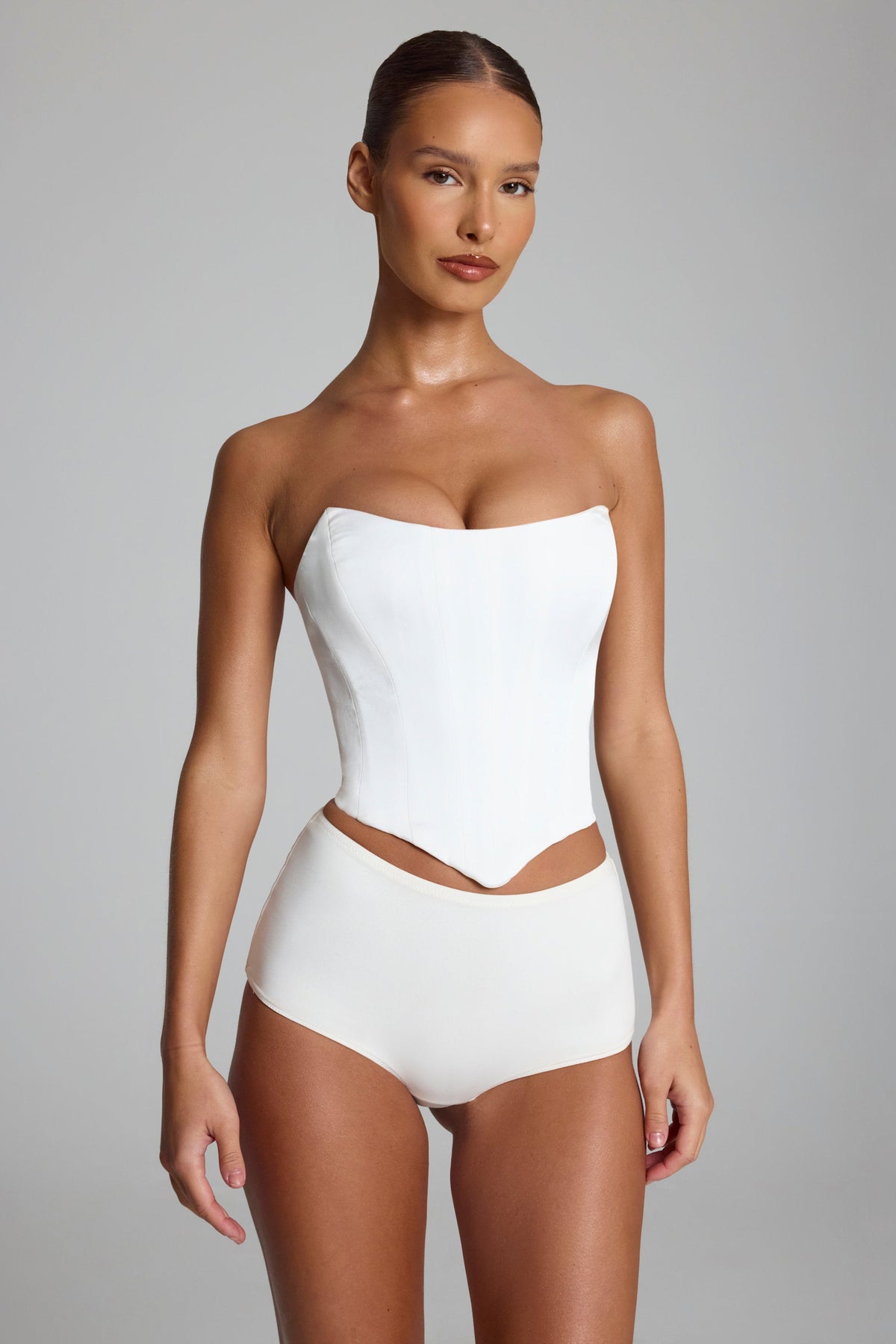 Chic Slinky Jersey Low-Rise Hotpants in White