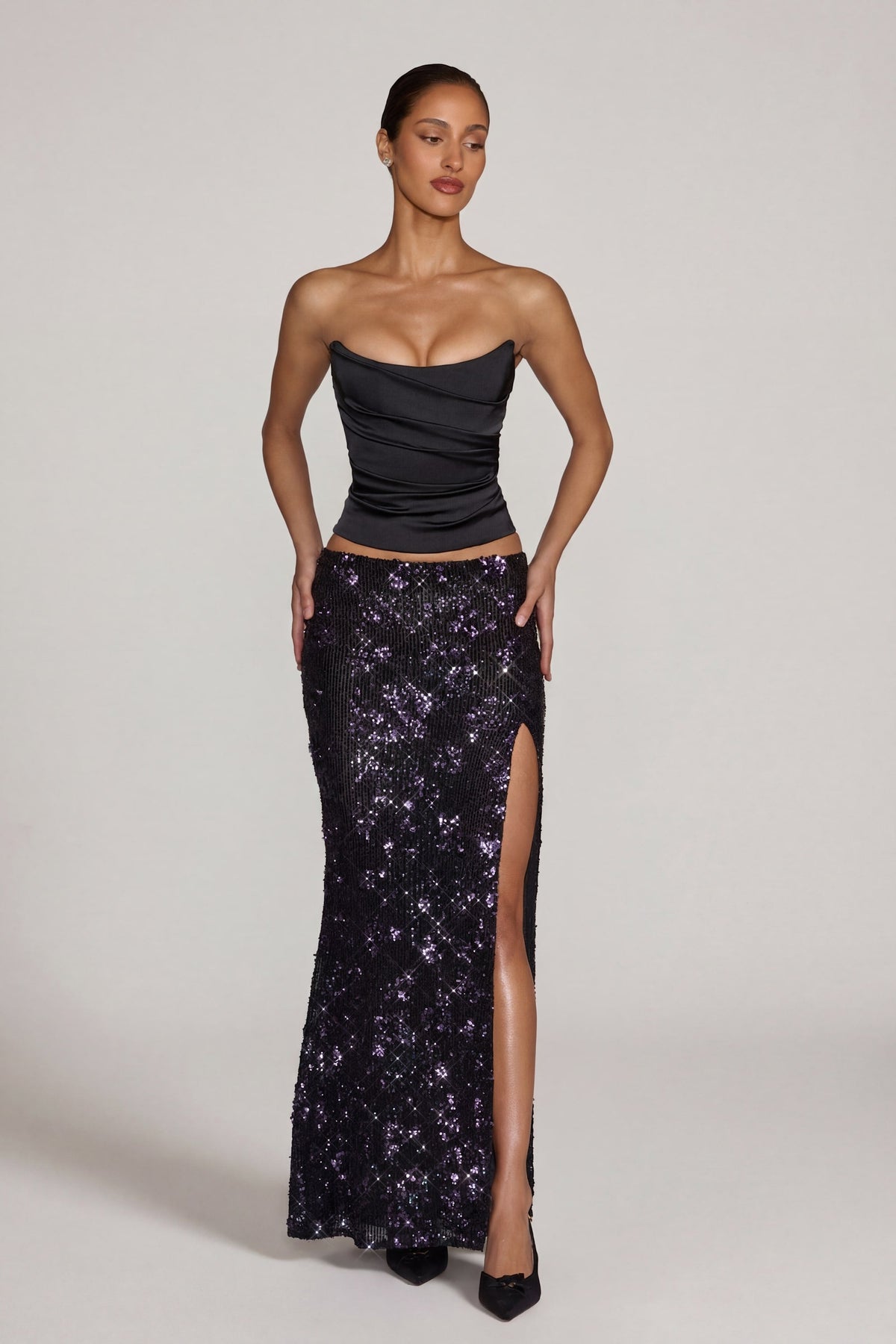 Chic Embellished Mid-Rise Thigh-Split Maxi Skirt in Black Purple