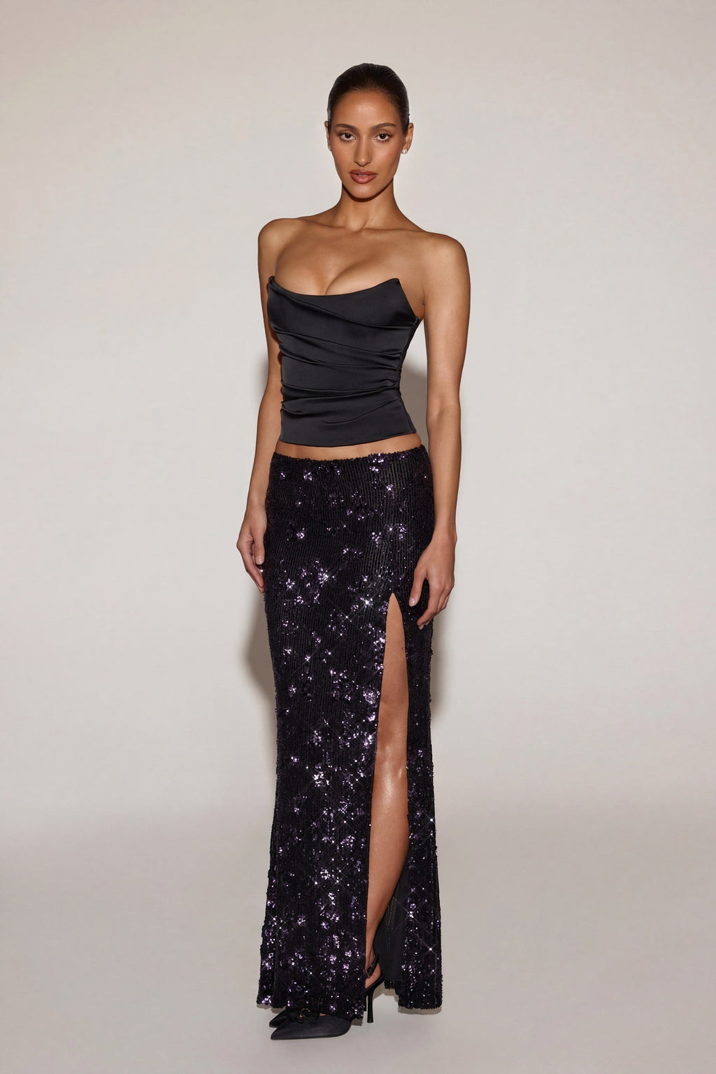 Chic Embellished Mid-Rise Thigh-Split Maxi Skirt in Black Purple
