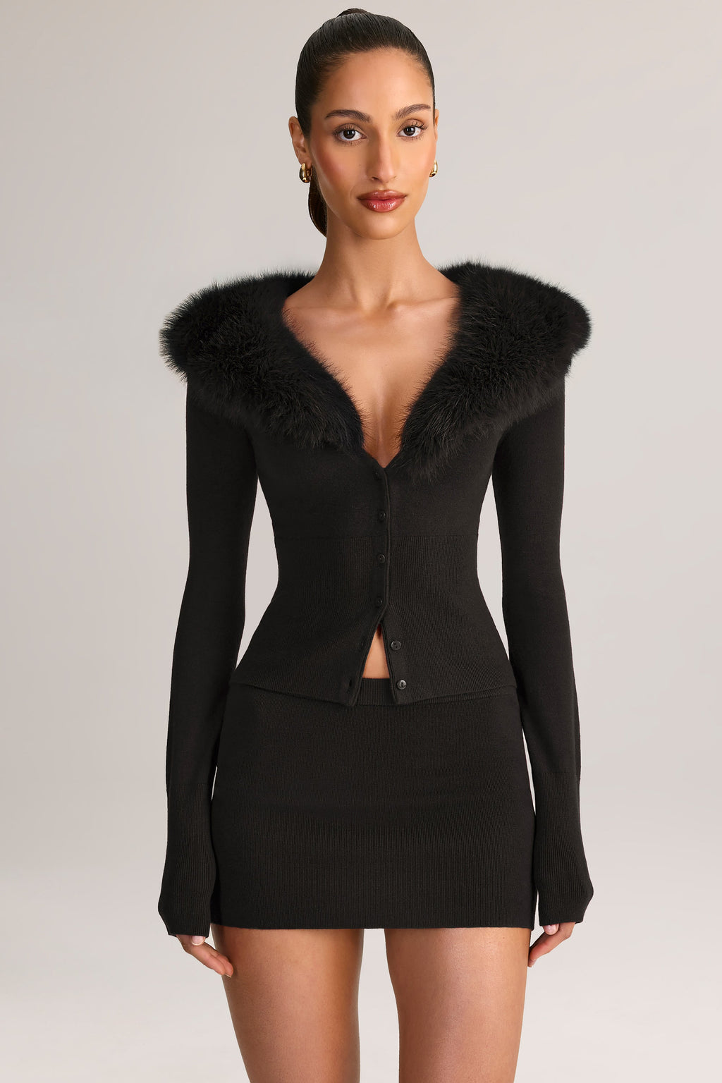Chic Knit Mid-Rise Mini Skirt in Black