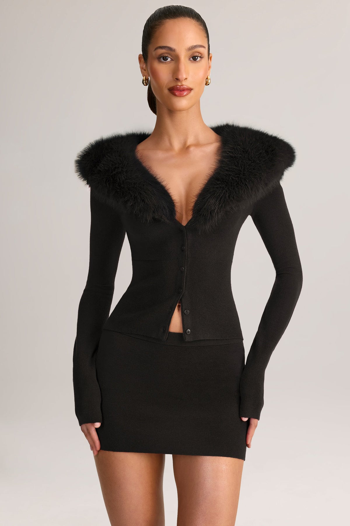 Chic Knit Mid-Rise Mini Skirt in Black