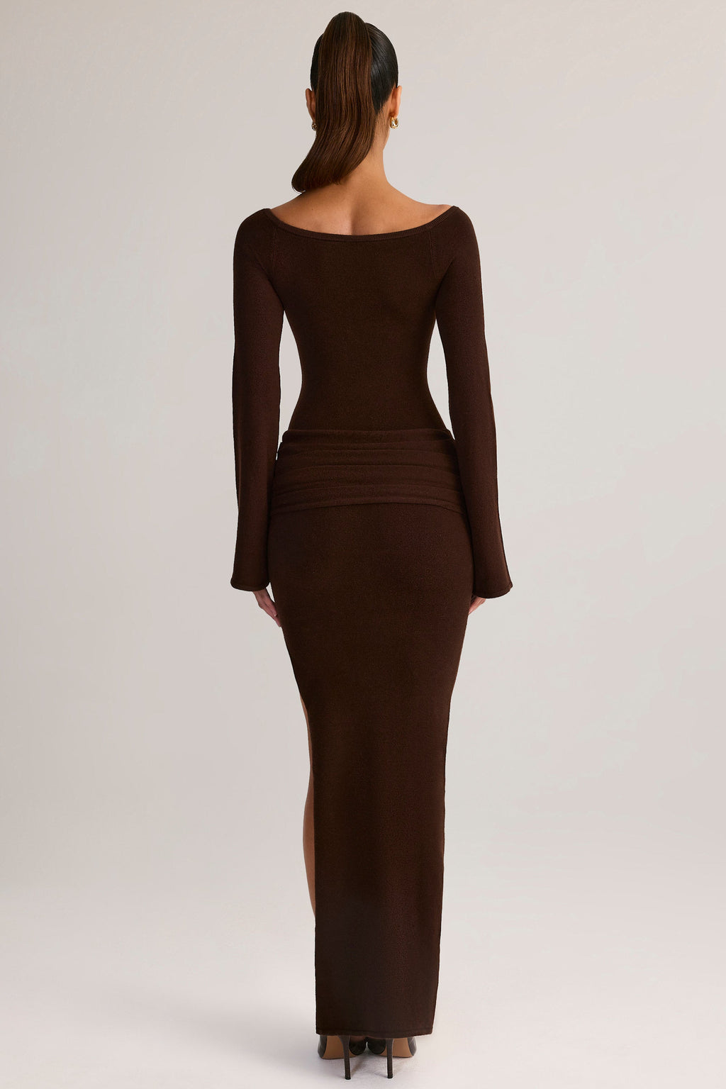 Chic Rib-Knit Boat-Neck Long-Sleeve Maxi Dress in Chocolate Brown