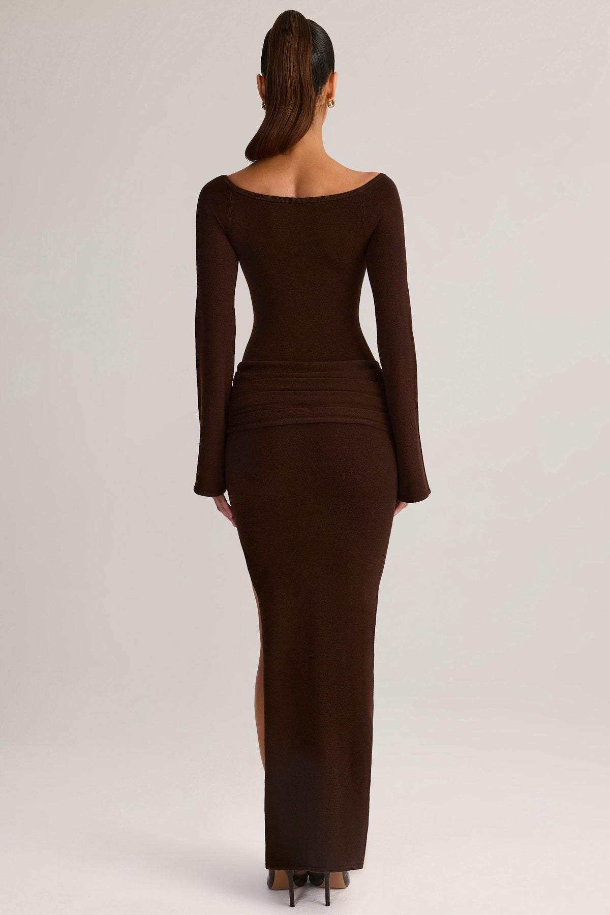 Chic Rib-Knit Boat-Neck Long-Sleeve Maxi Dress in Chocolate Brown