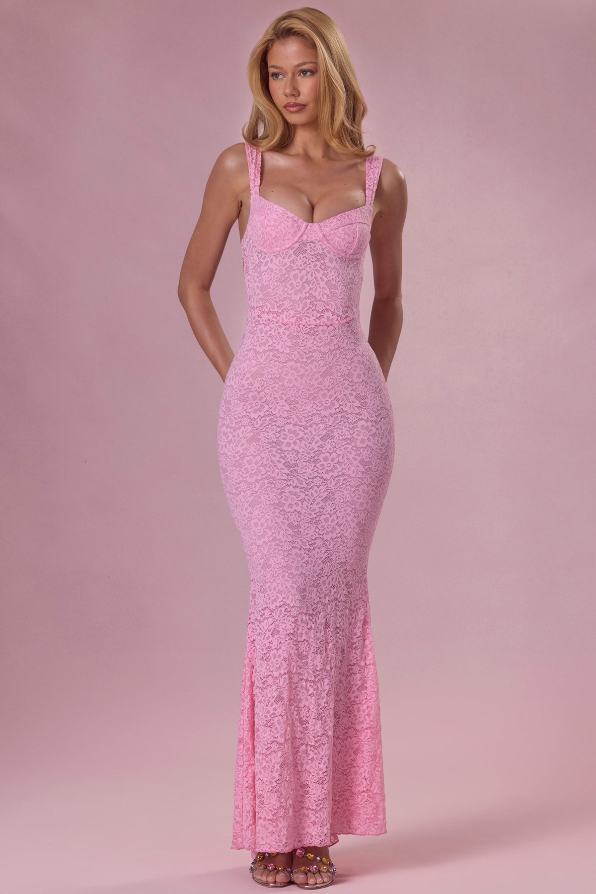 Chic Lace Sweetheart-Neck Gown in Blush Pink