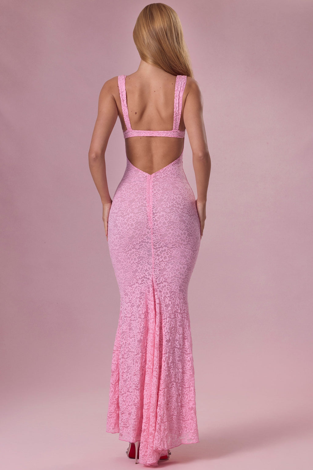 Chic Lace Sweetheart-Neck Gown in Blush Pink