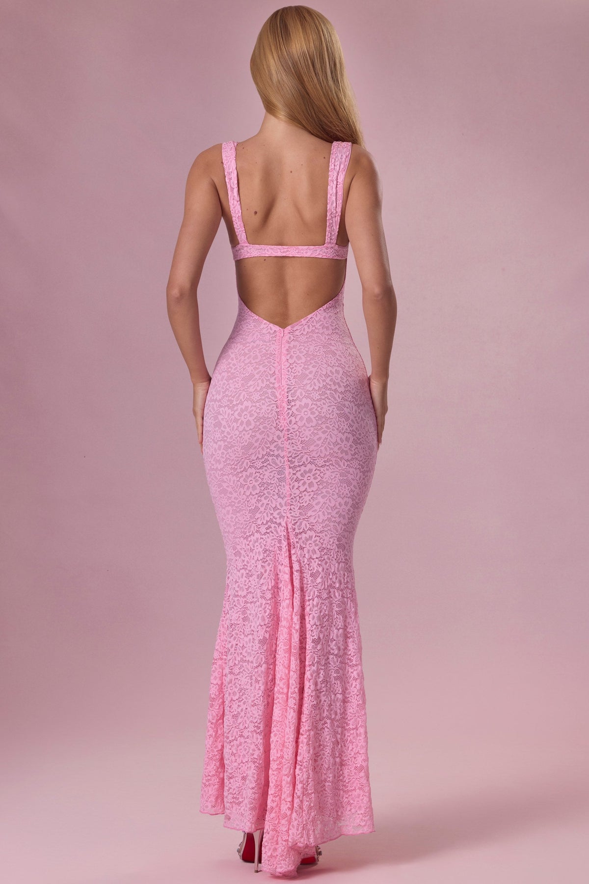 Chic Lace Sweetheart-Neck Gown in Blush Pink