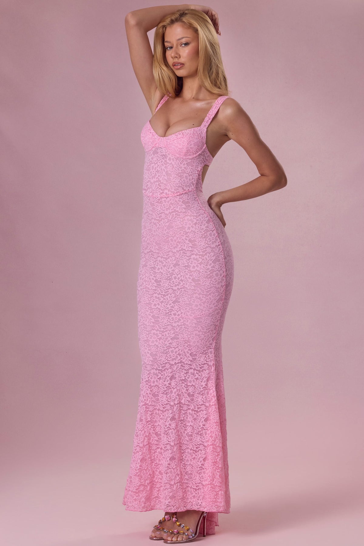 Chic Lace Sweetheart-Neck Gown in Blush Pink