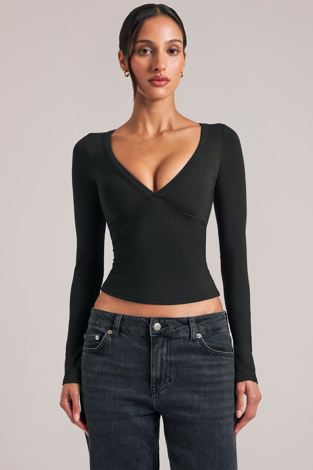 Chic V-Neck Long-Sleeve Top in Black