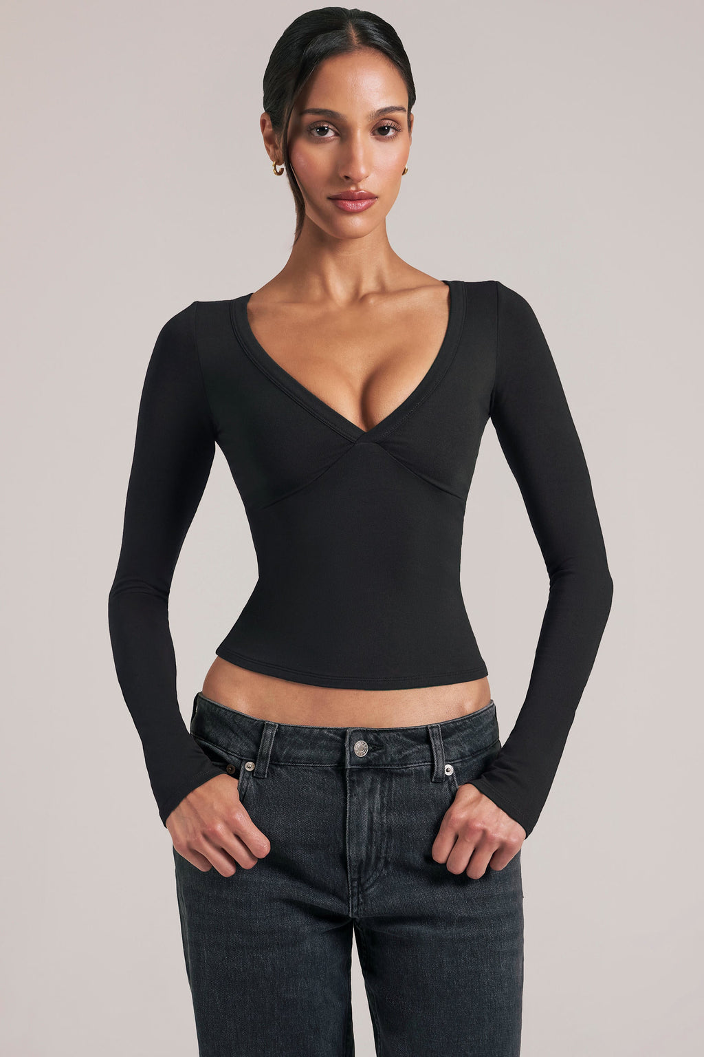 Chic V-Neck Long-Sleeve Top in Black
