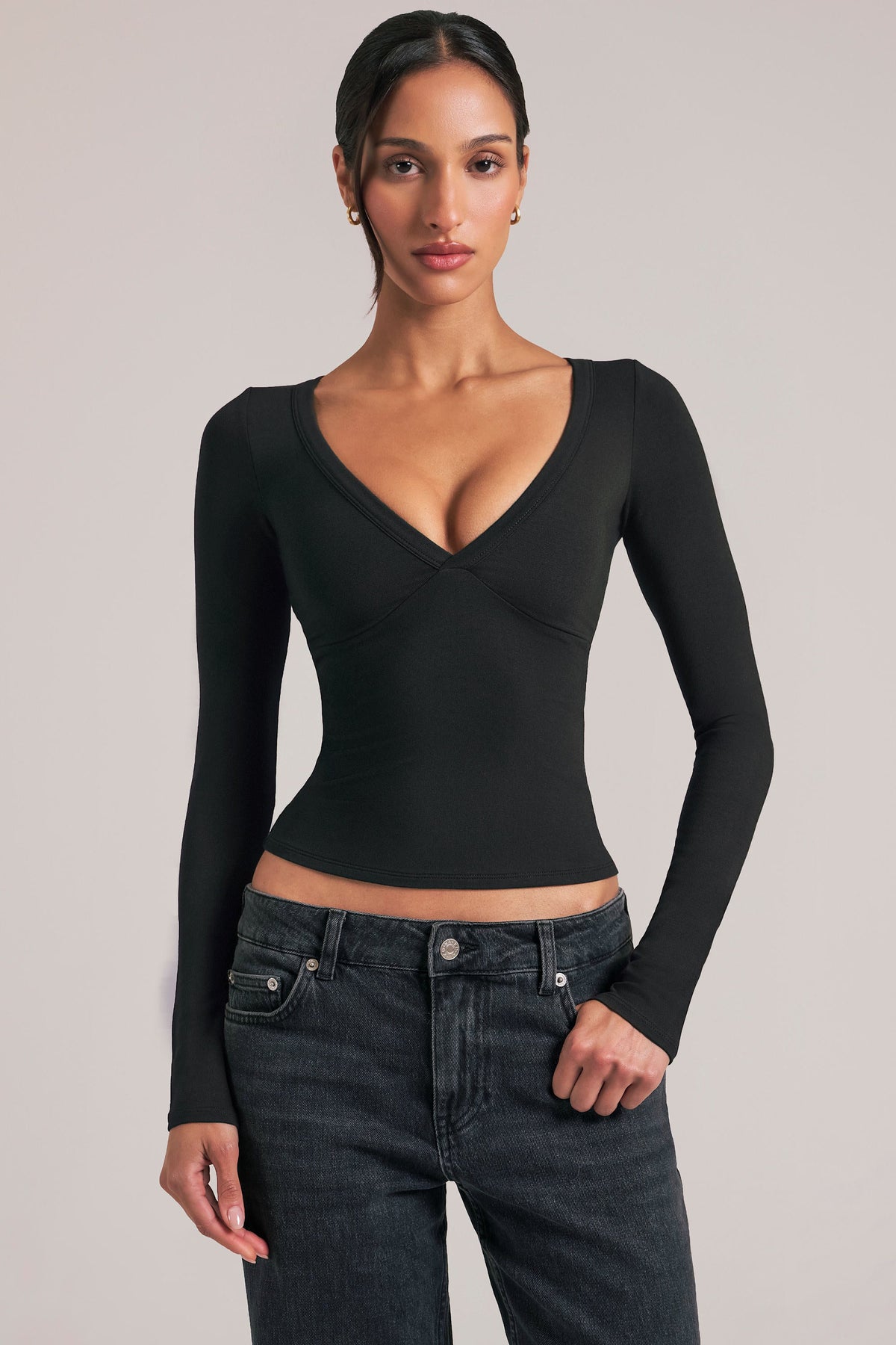 Chic V-Neck Long-Sleeve Top in Black