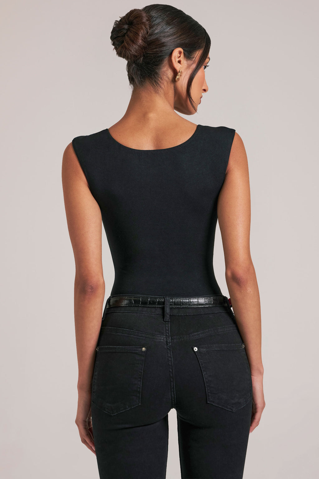 Chic Sweetheart-Neck Bodysuit in Black
