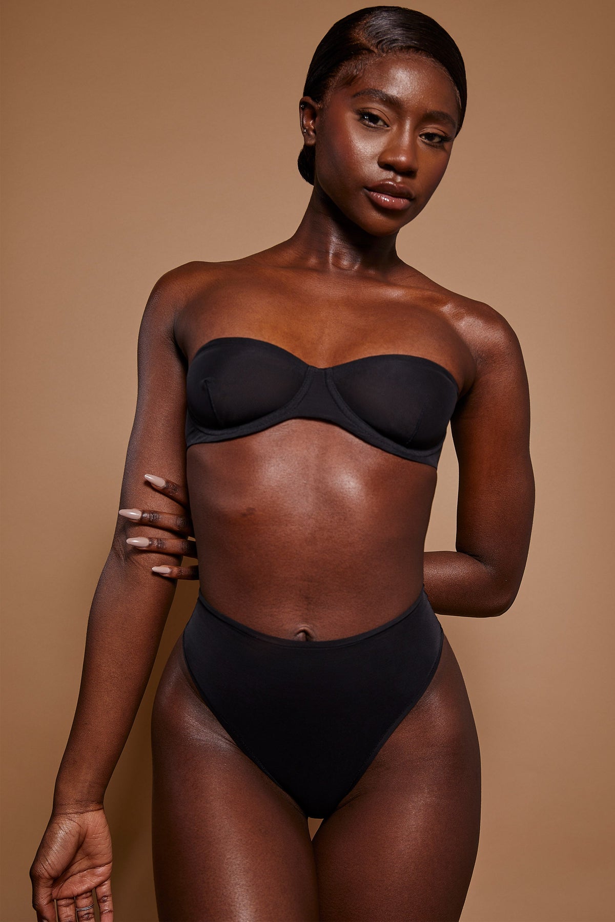 Chic Soft Mesh Strapless Bra in Black