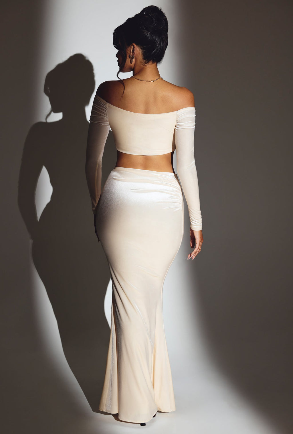 Chic Velvet Mid-Rise Maxi Skirt in Ivory