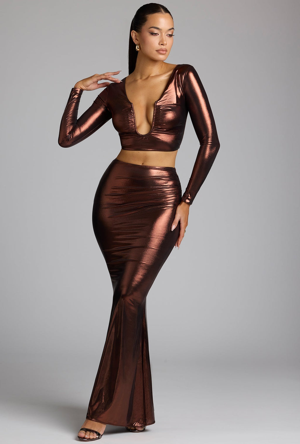 Chic Plunge Neck Metallic Jersey Crop Top in Copper Bronze