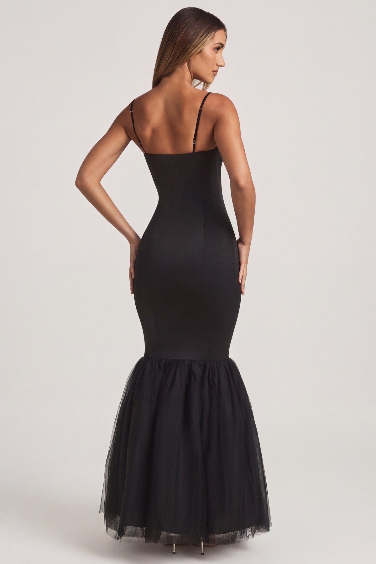 Chic Tulle Hem Fishtail Gown in Black