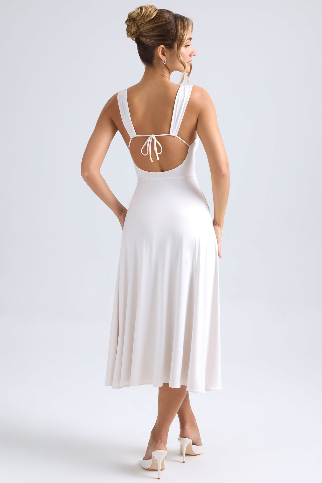 Chic Sweetheart-Neck Ruched Midaxi Dress in Ivory