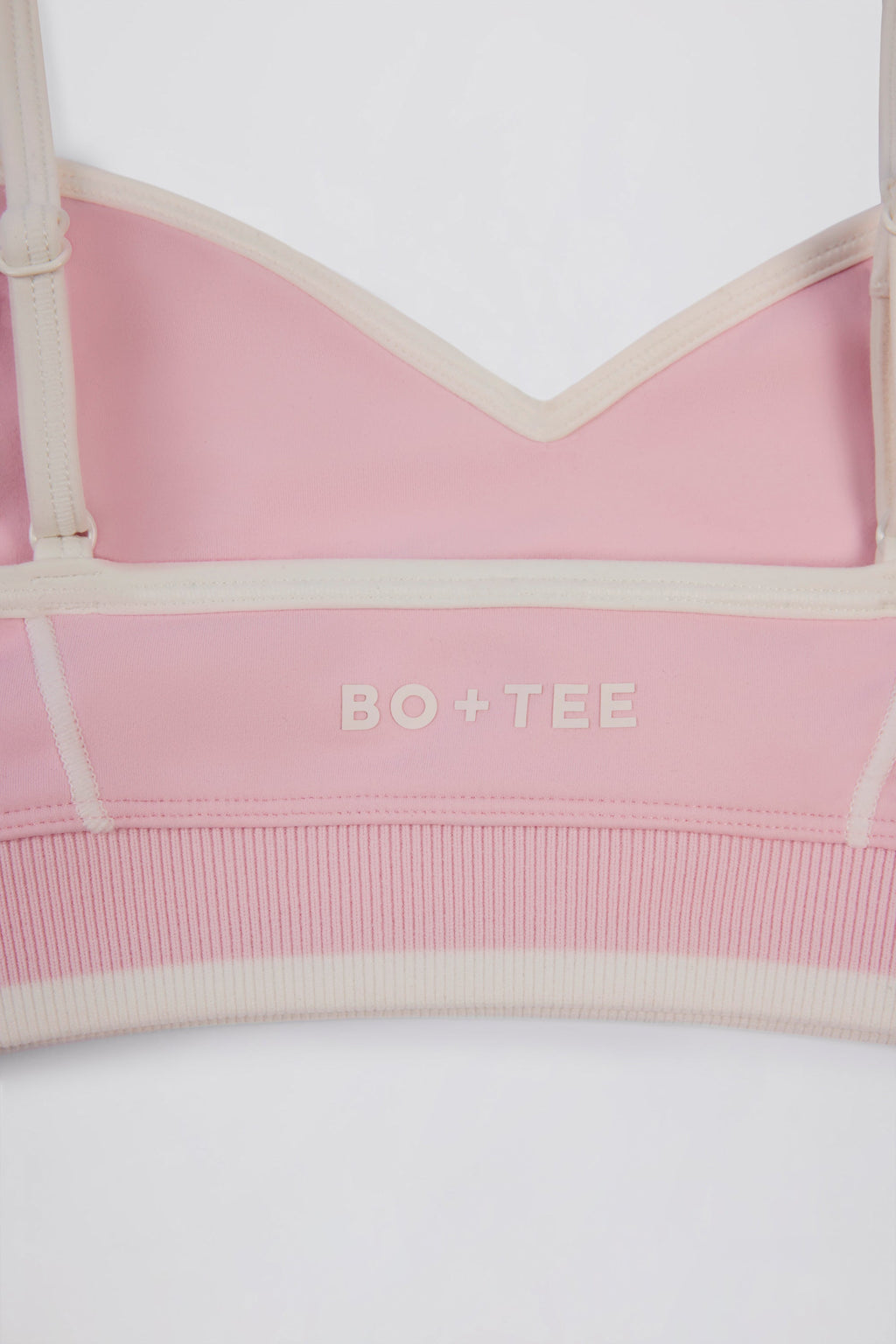 Chic Soft Active Sweetheart-Neck Contrast Sports Bra in Powder Pink