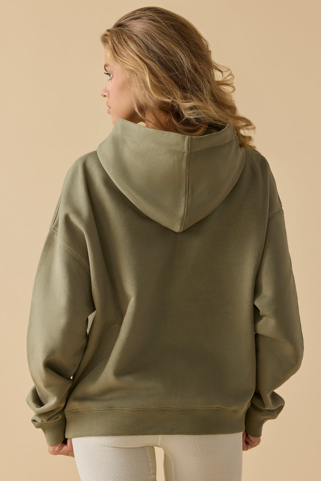 Chic Oversized Hooded Sweatshirt in Soft Olive