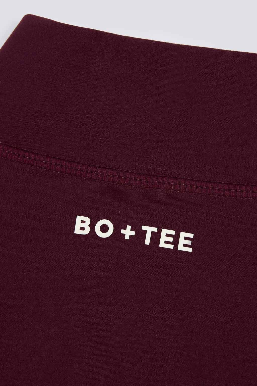 Chic Soft Active Zip-Up Cropped Jacket in Burgundy