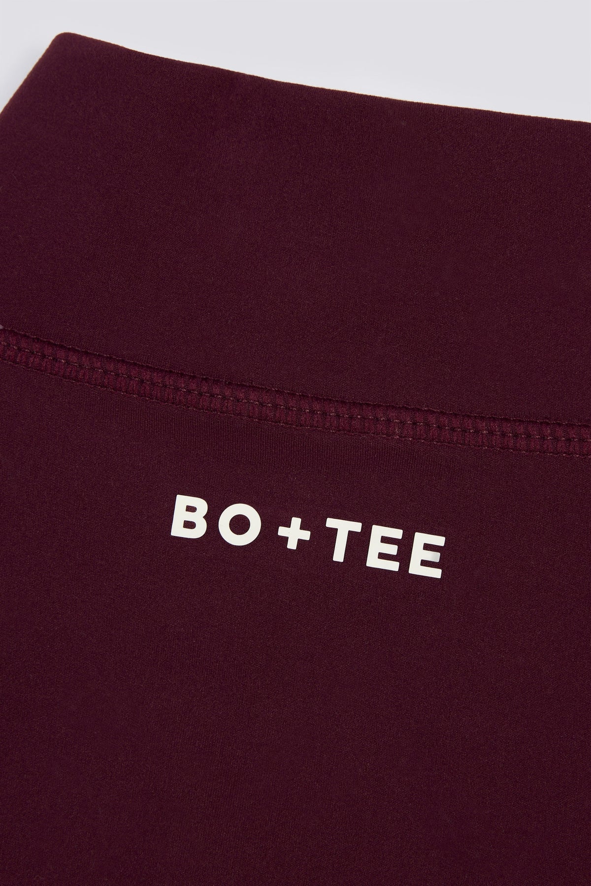 Chic Soft Active Zip-Up Cropped Jacket in Burgundy