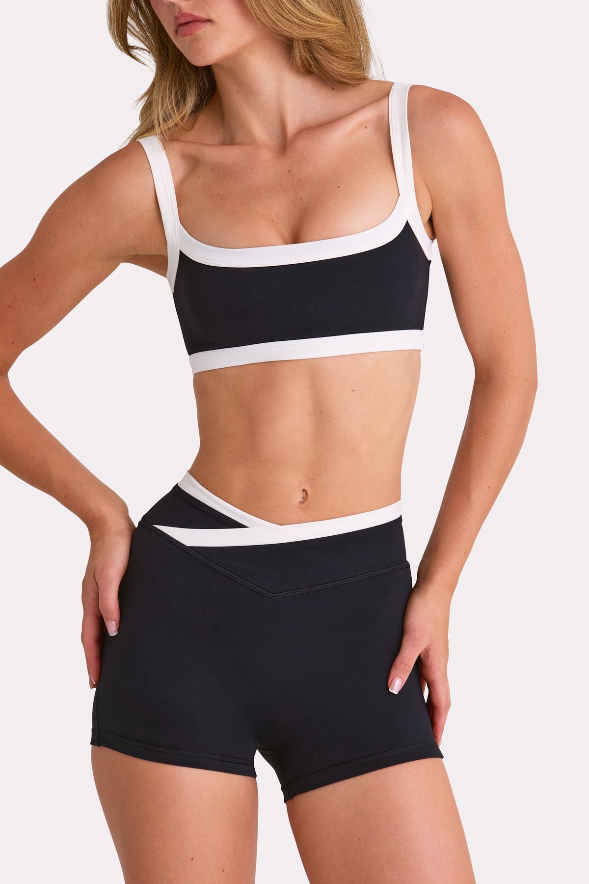 Chic Soft Active Sports Bra in Black