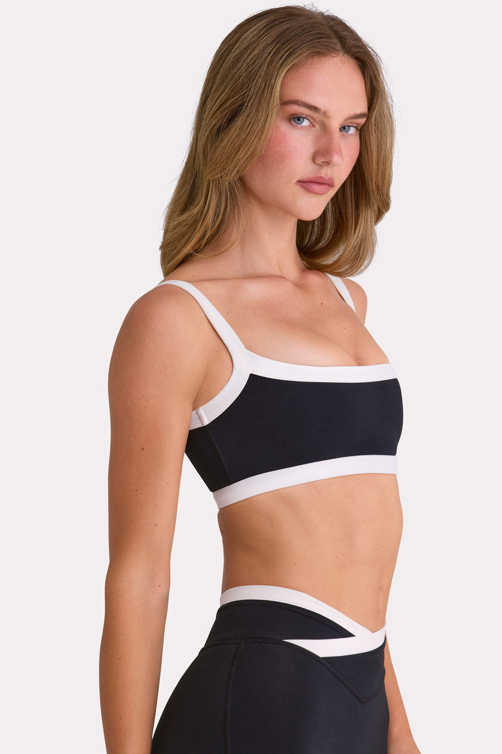 Chic Soft Active Sports Bra in Black