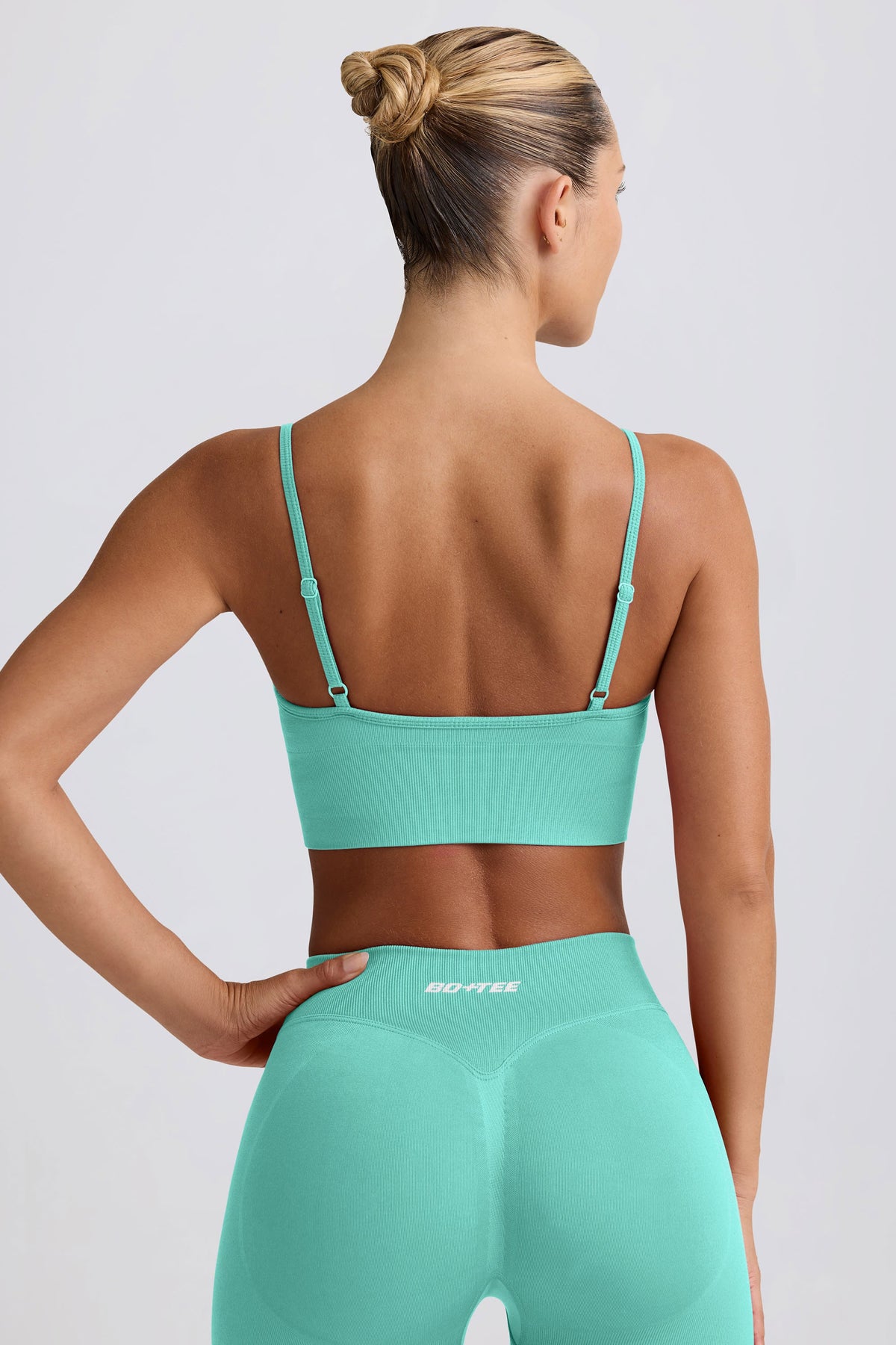 Chic Define Luxe V-Neck Sports Bra in Mint