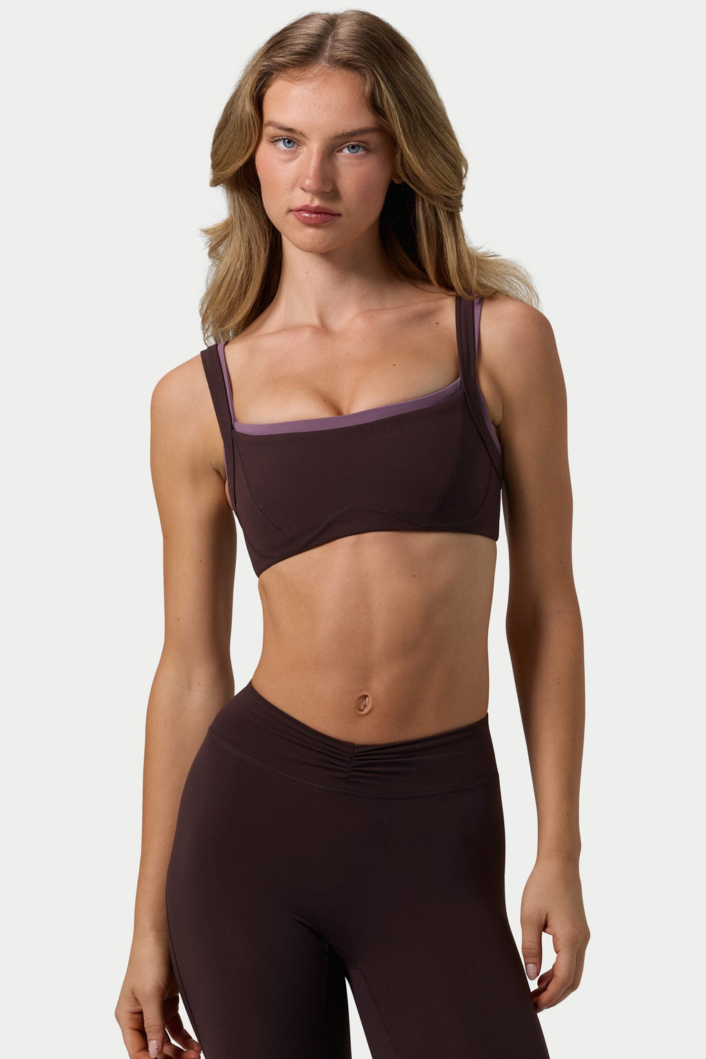 Chic Soft Active Seam-Detail Sports Bra in Espresso