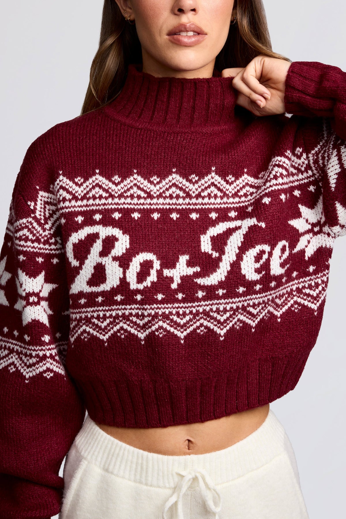 Chic Jacquard-Knit Cropped Jumper in Crimson Red
