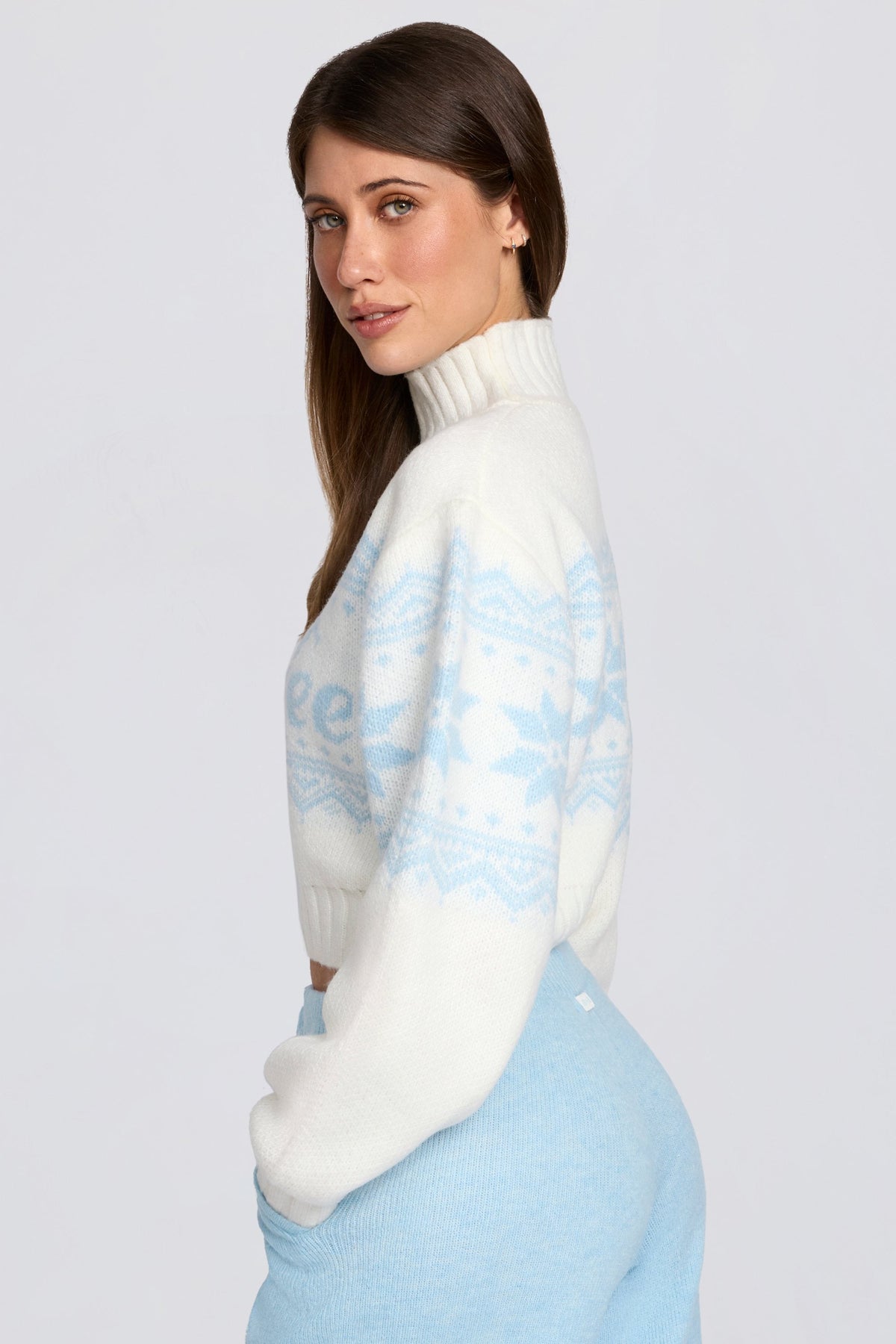 Chic Jacquard-Knit Cropped Jumper in Ivory