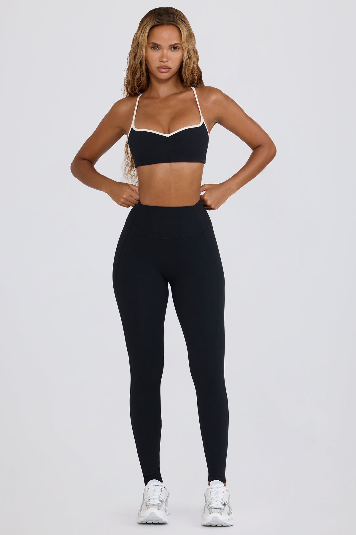 Chic Soft Active Mid-Rise Leggings in Black
