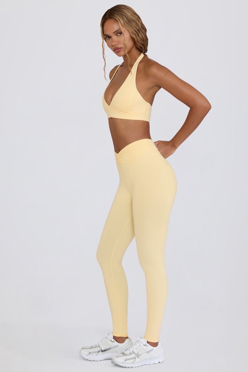 Chic Brushed Jersey Ruched Mid-Rise Leggings in Lemon Marl