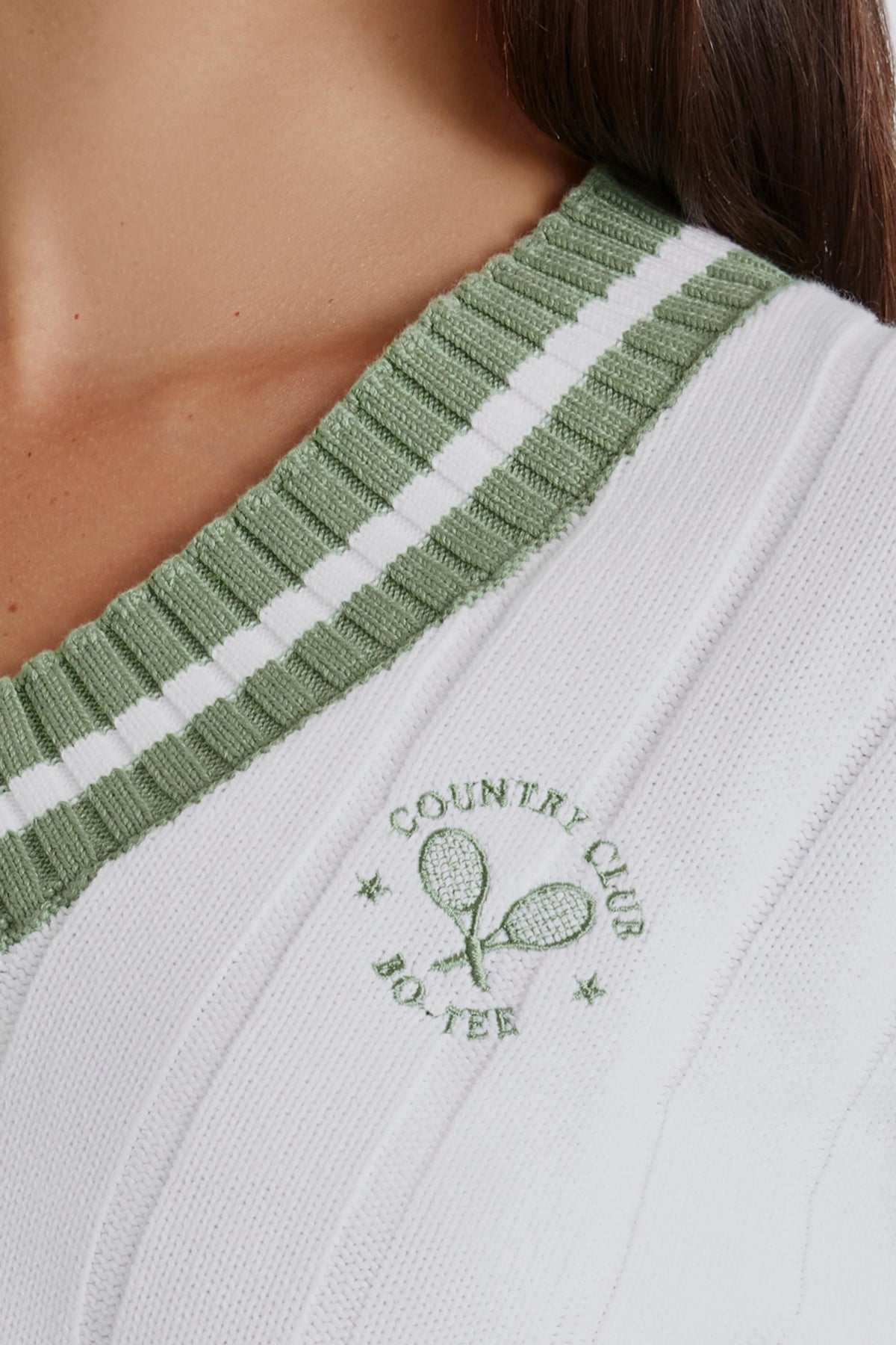Chic Cable Knit Cotton Cropped Jumper in Green Ivory