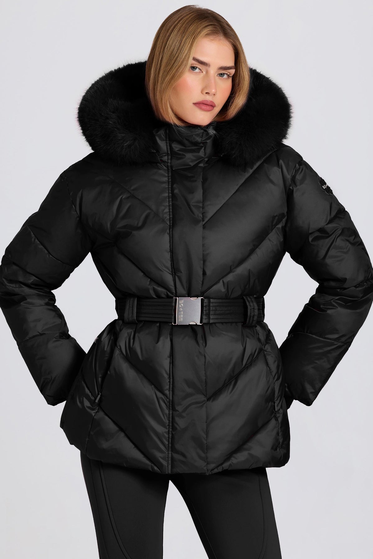 Chic Waterproof Faux-Fur Hood Ski Jacket in Black