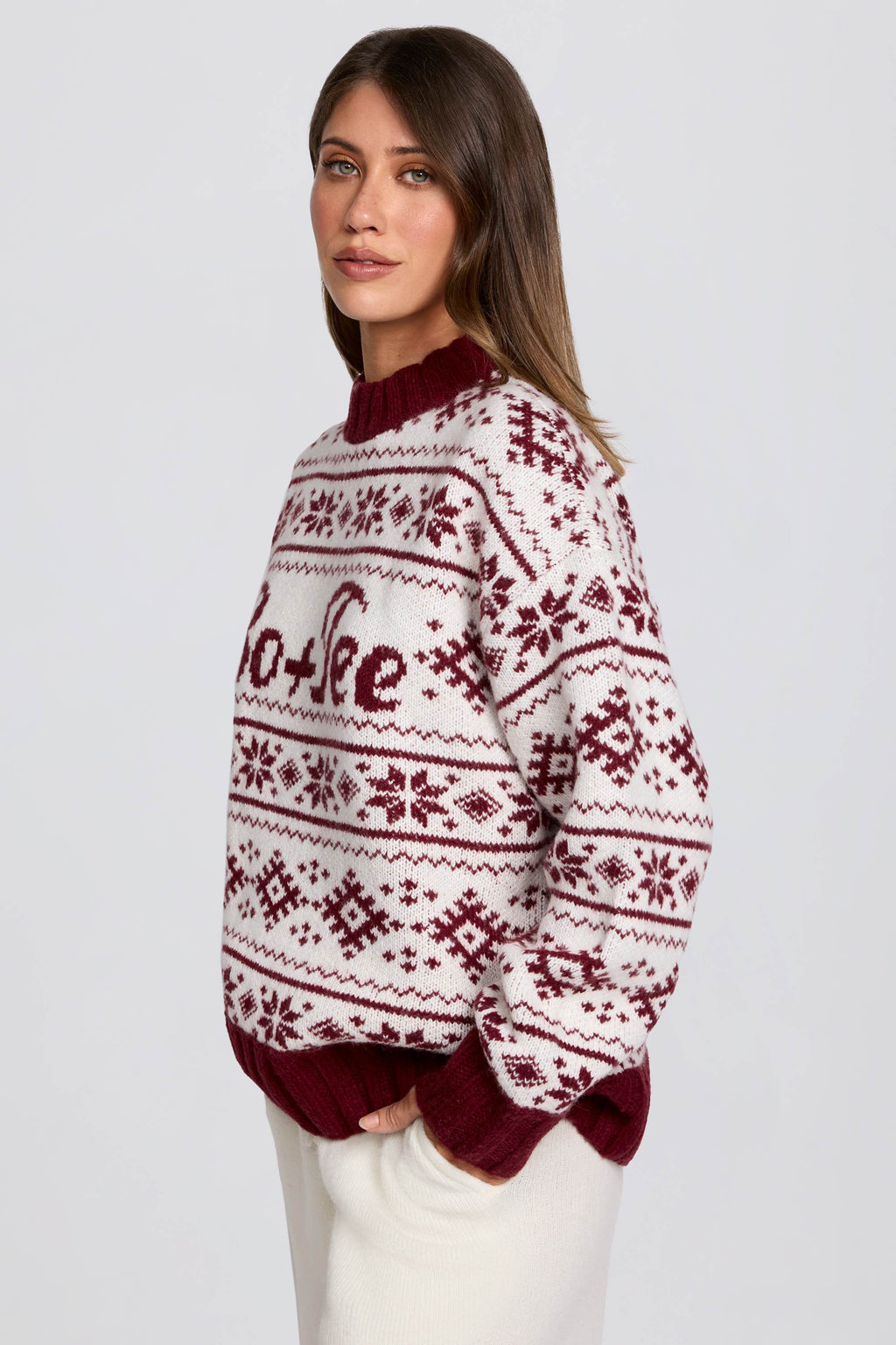 Chic Jacquard-Knit Oversized Jumper in Crimson Red