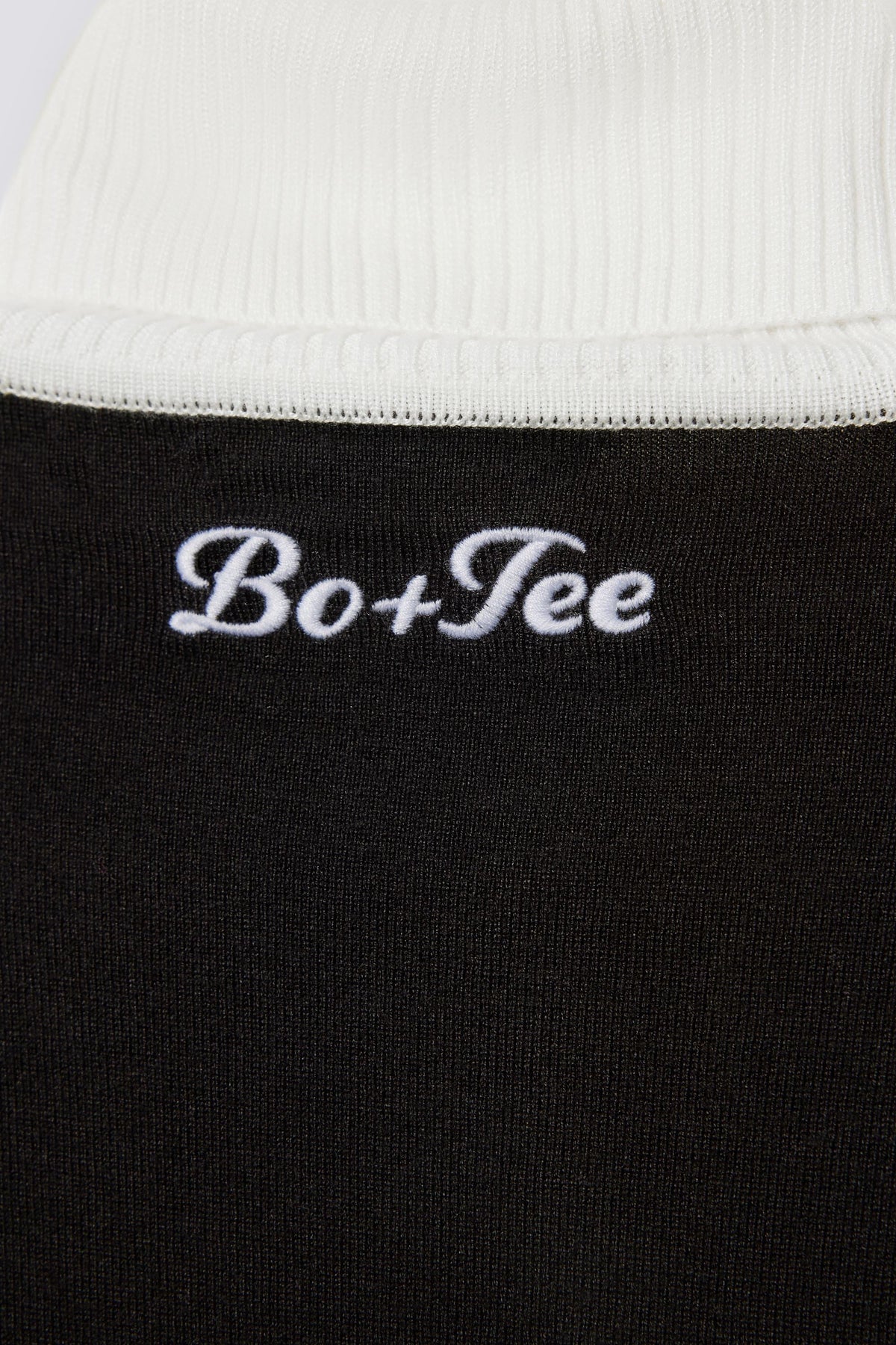 Chic Knit Long-Sleeve Fitted Top in Black