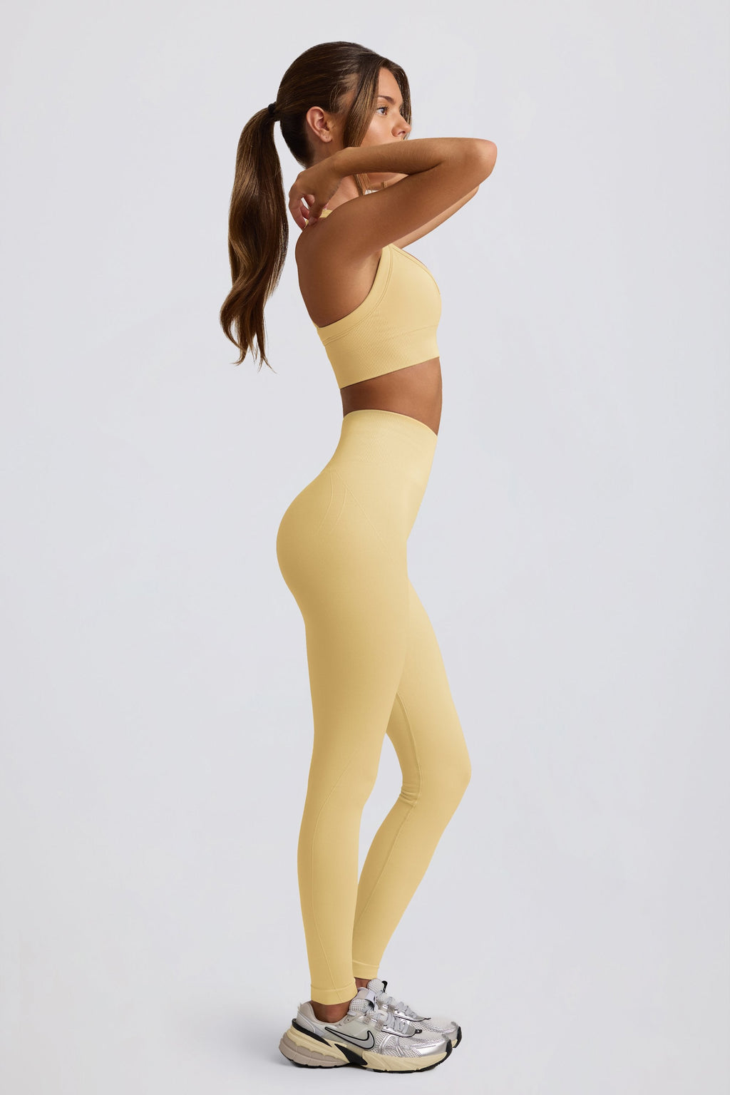 Chic Super Sculpt Seamless High-Waist Leggings in Butter