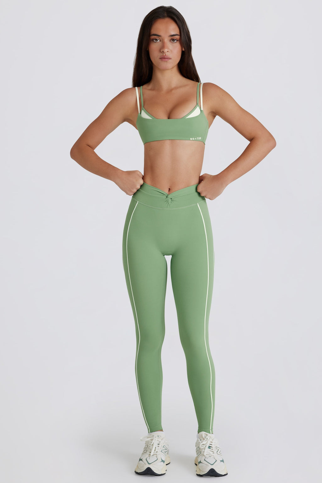 Chic Soft Active Twist-Front Leggings in Jade