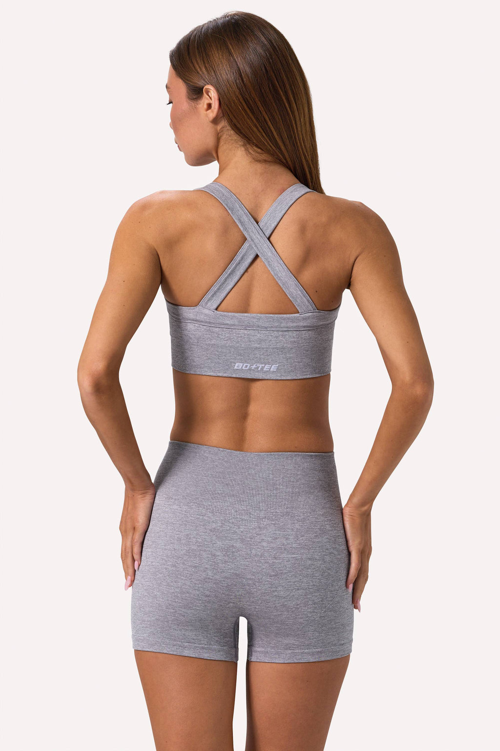 Chic Super Sculpt Seamless Crossback Sports Bra in Grey Marl