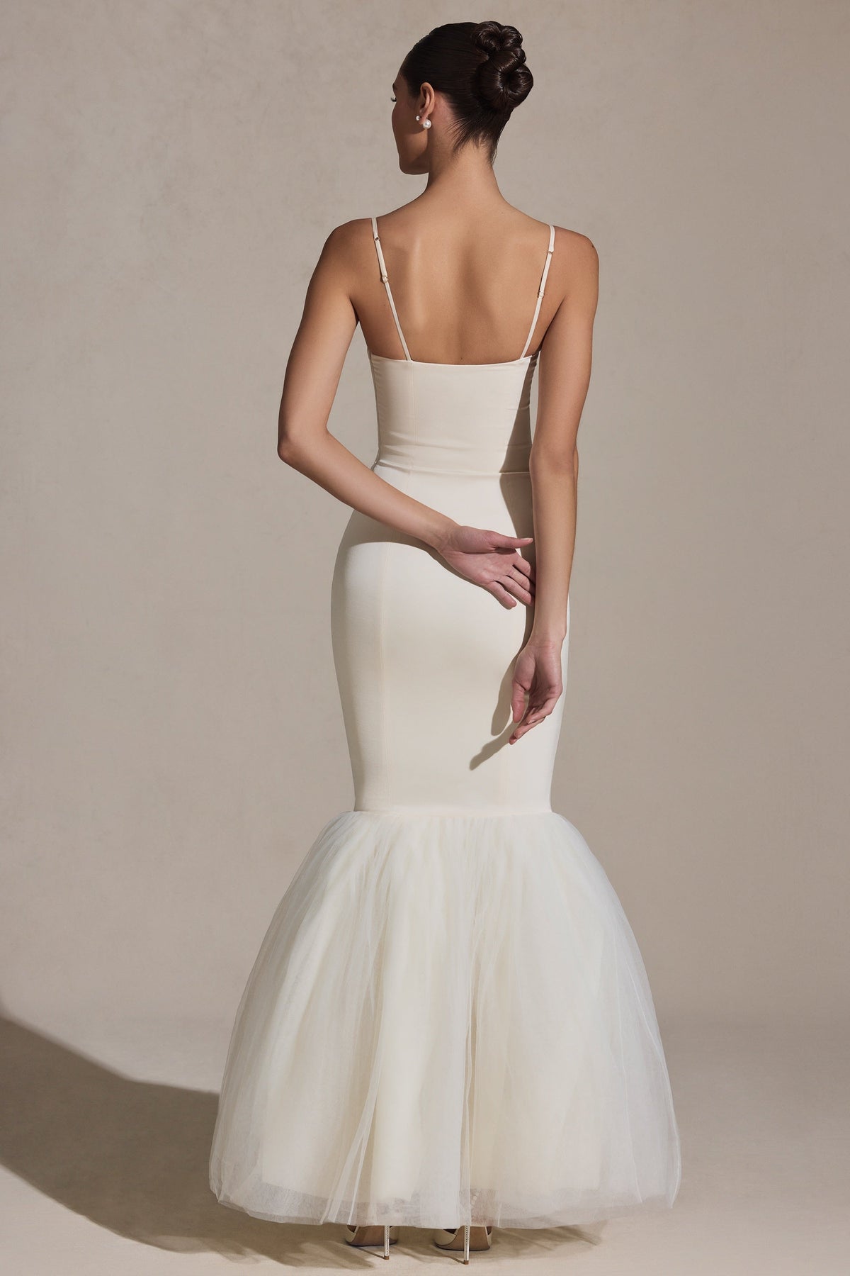 Chic Tulle Hem Fishtail Gown in Ivory