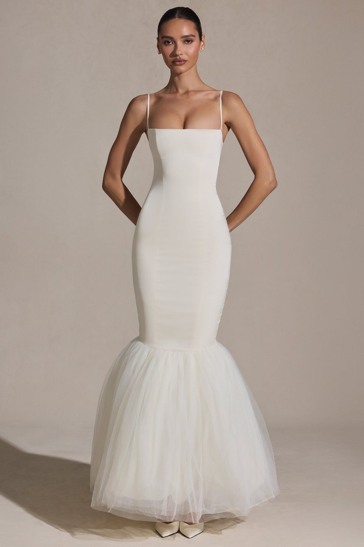Chic Tulle Hem Fishtail Gown in Ivory