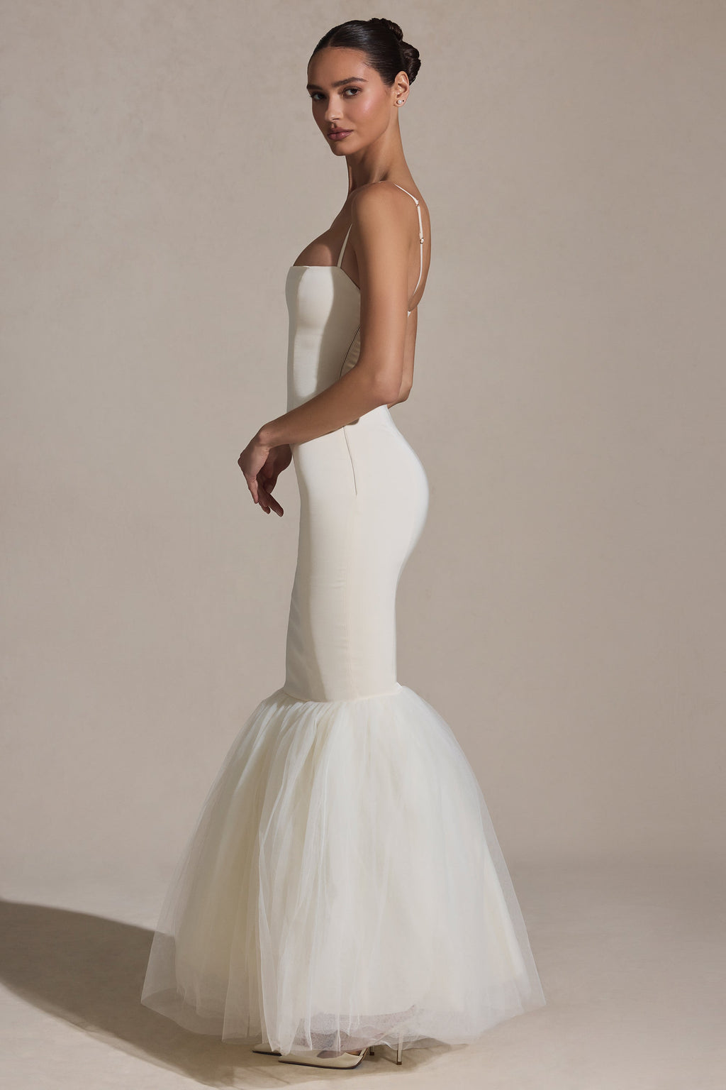 Chic Tulle Hem Fishtail Gown in Ivory