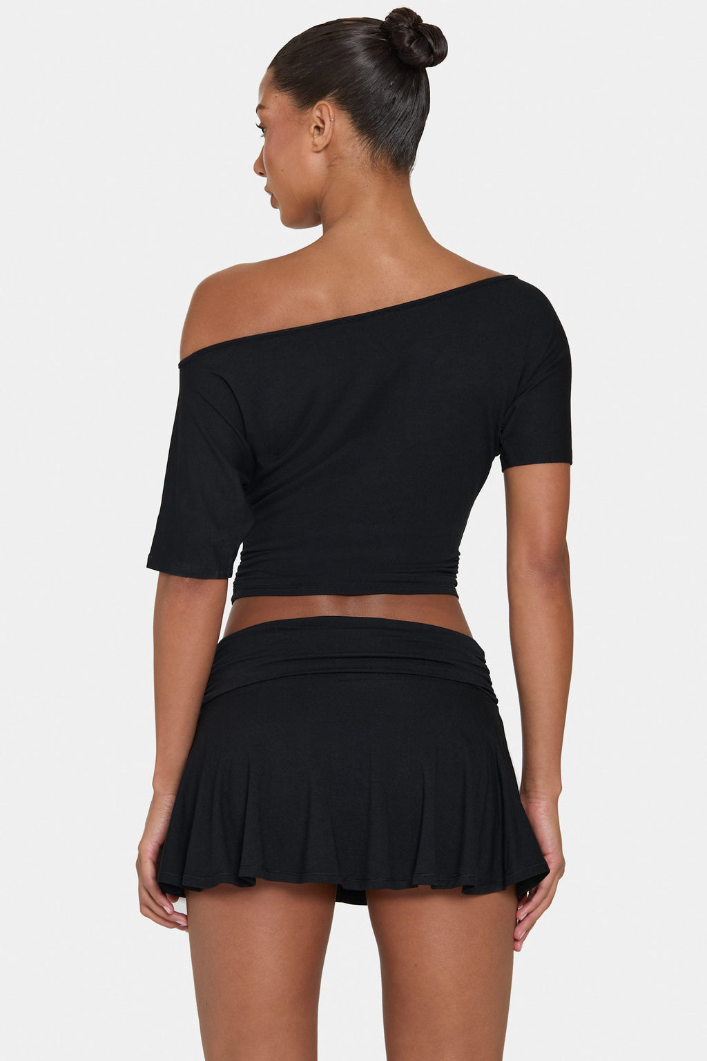 Chic ButterCloud Slouchy Off-Shoulder Top in Black