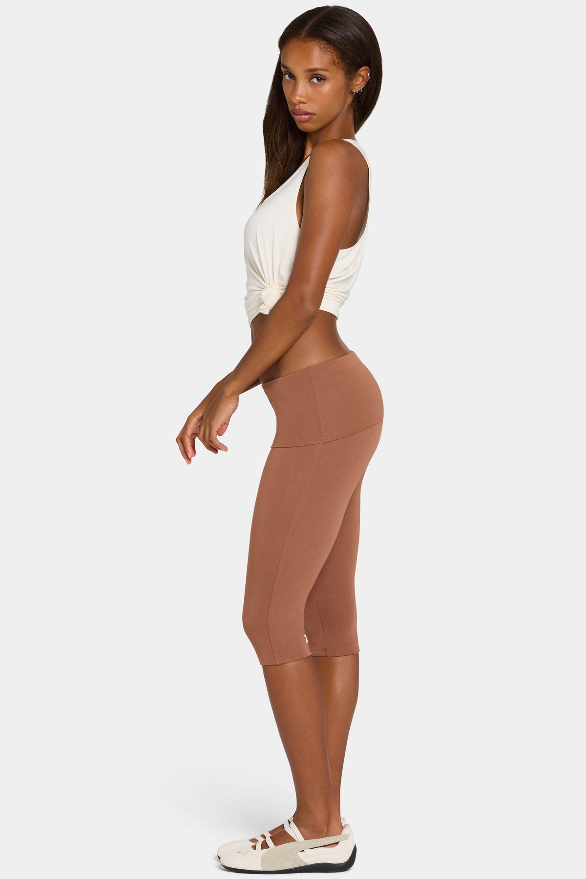 Chic ButterCloud Capri Leggings in Cocoa