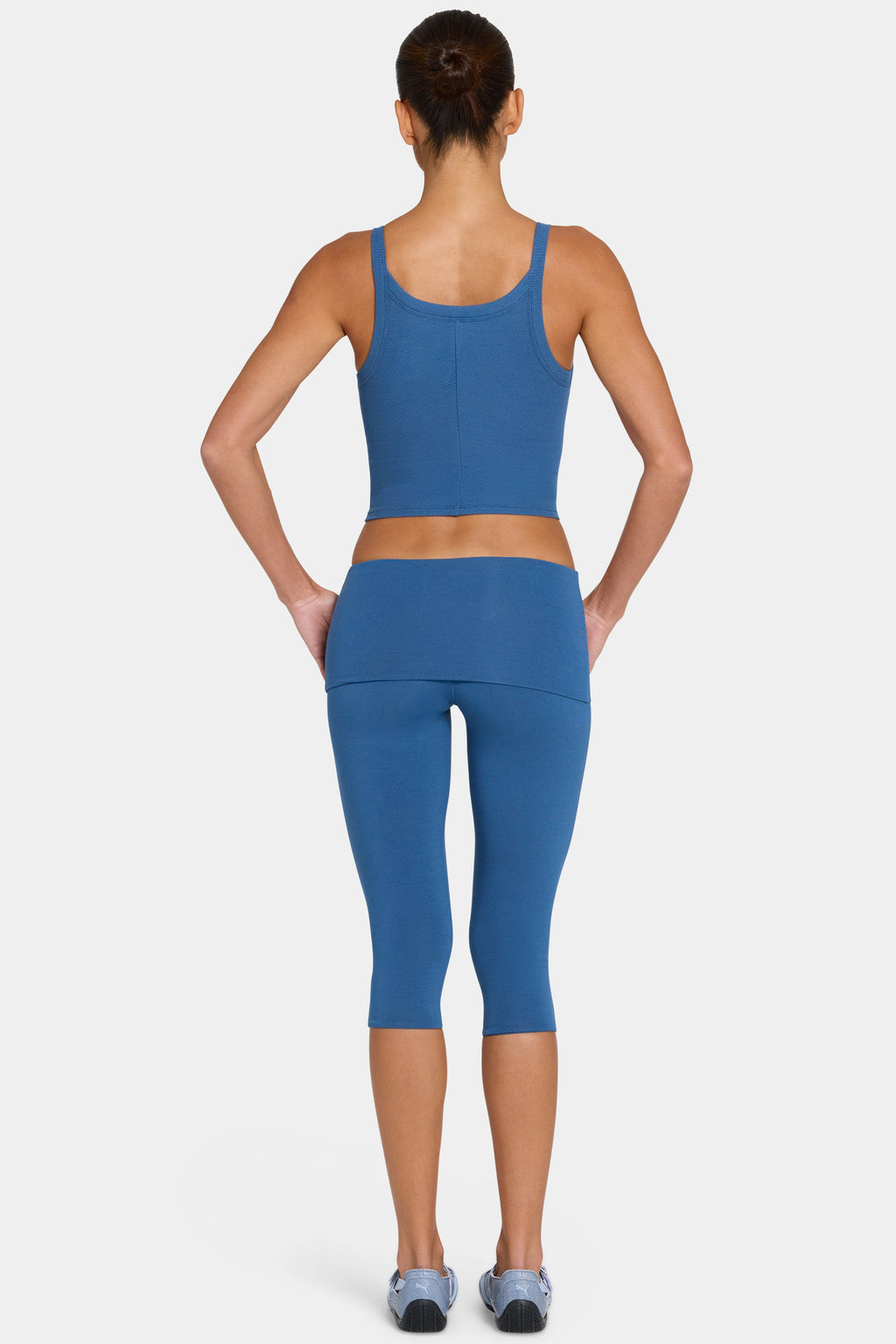 Chic ButterCloud Capri Leggings in Marine