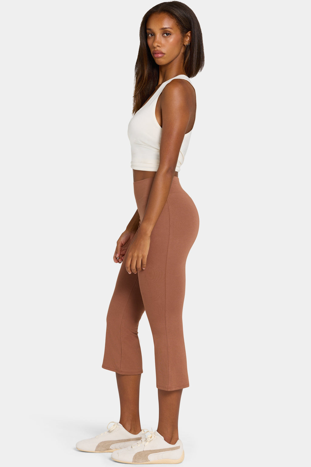 Chic ButterCloud Flared Capri Leggings in Cocoa